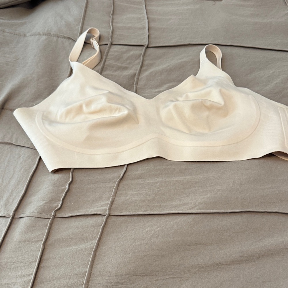 Seamless Cream Bra